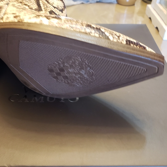 Vinte Camuto Gadina Block heel booties Size 8 - Picture 9 of 10